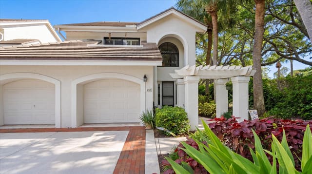16151 W Bay Drive 261, sold in West Bay At Jonathans Landing Condo, Jupiter, FL