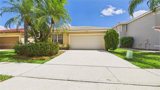 17626 SW 20th Street, Silver Lakes, Miramar, FL