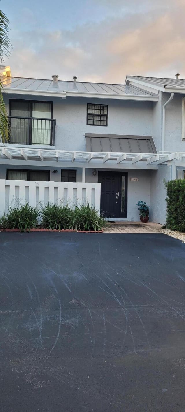 718 NE 12th Terrace 3, sold in Lake Worth Mariner Village, Boynton Beach, FL