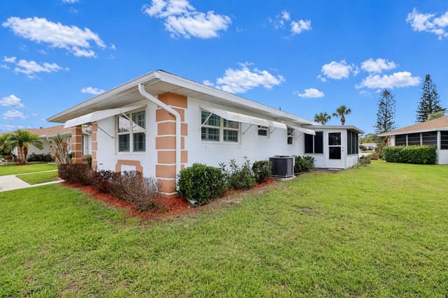945 Savannas Point Drive, Fort Pierce, FL 34982