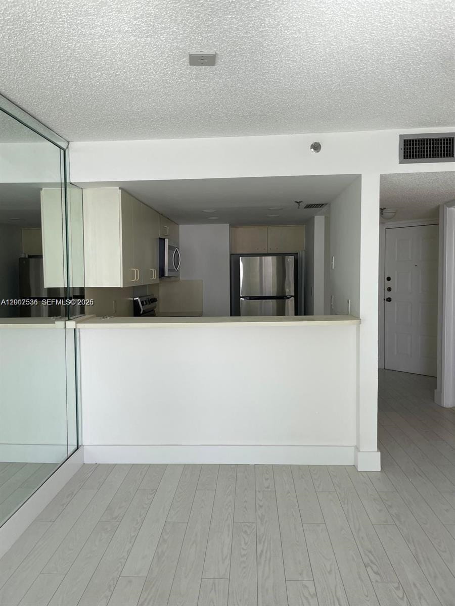 5880 Collins Avenue 1006, Miami Beach, FL 33140 photo 2