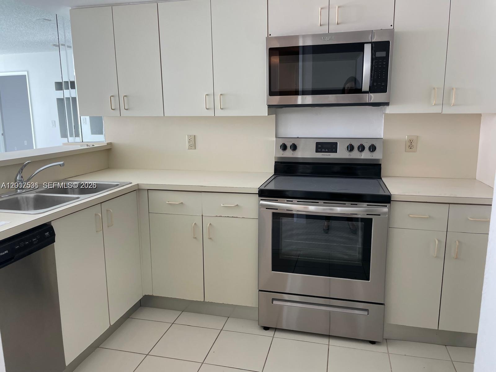 5880 Collins Avenue 1006, Miami Beach, FL 33140, Miami Beach