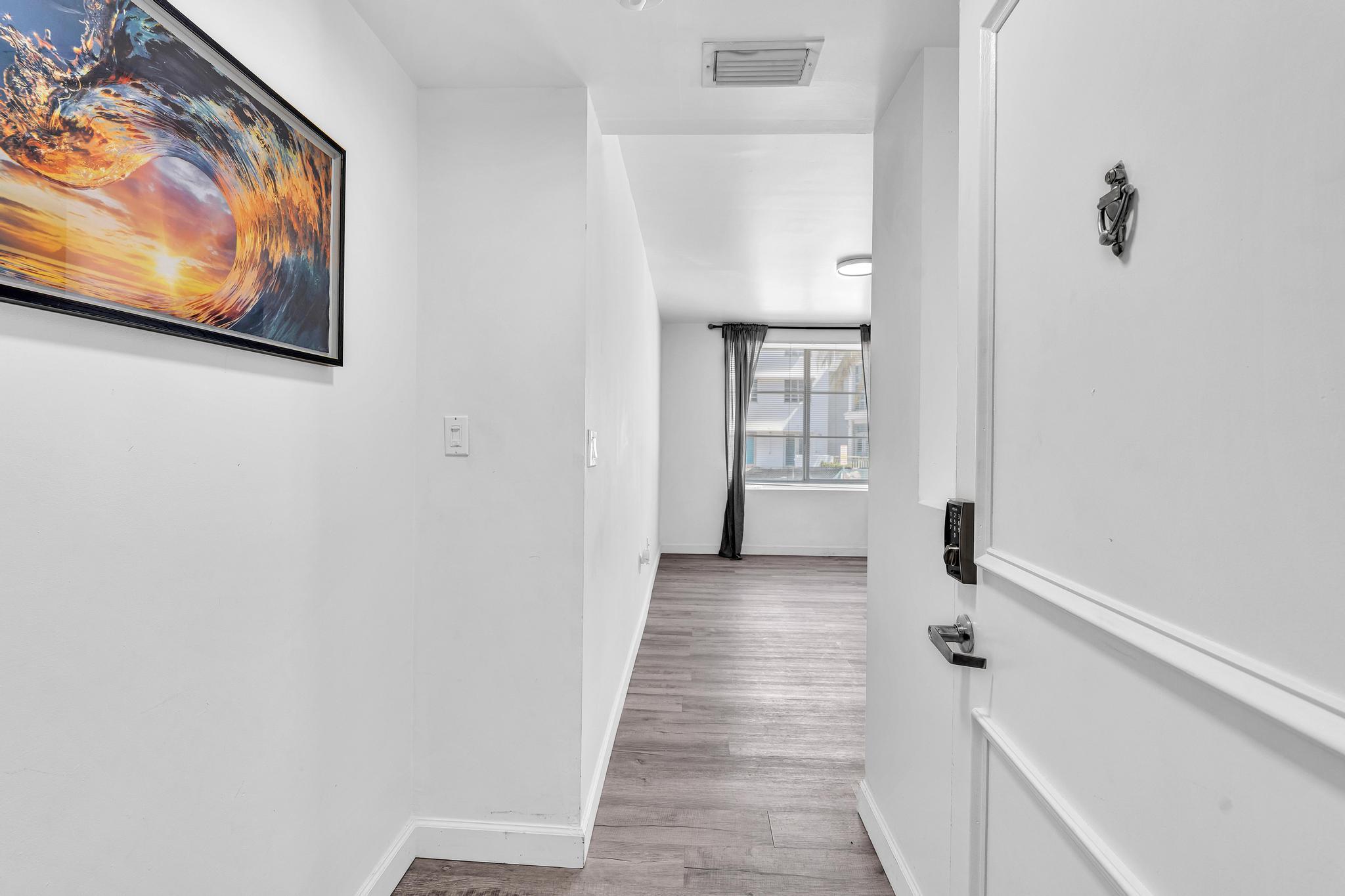 1460 Ocean Drive 205 — photo 2