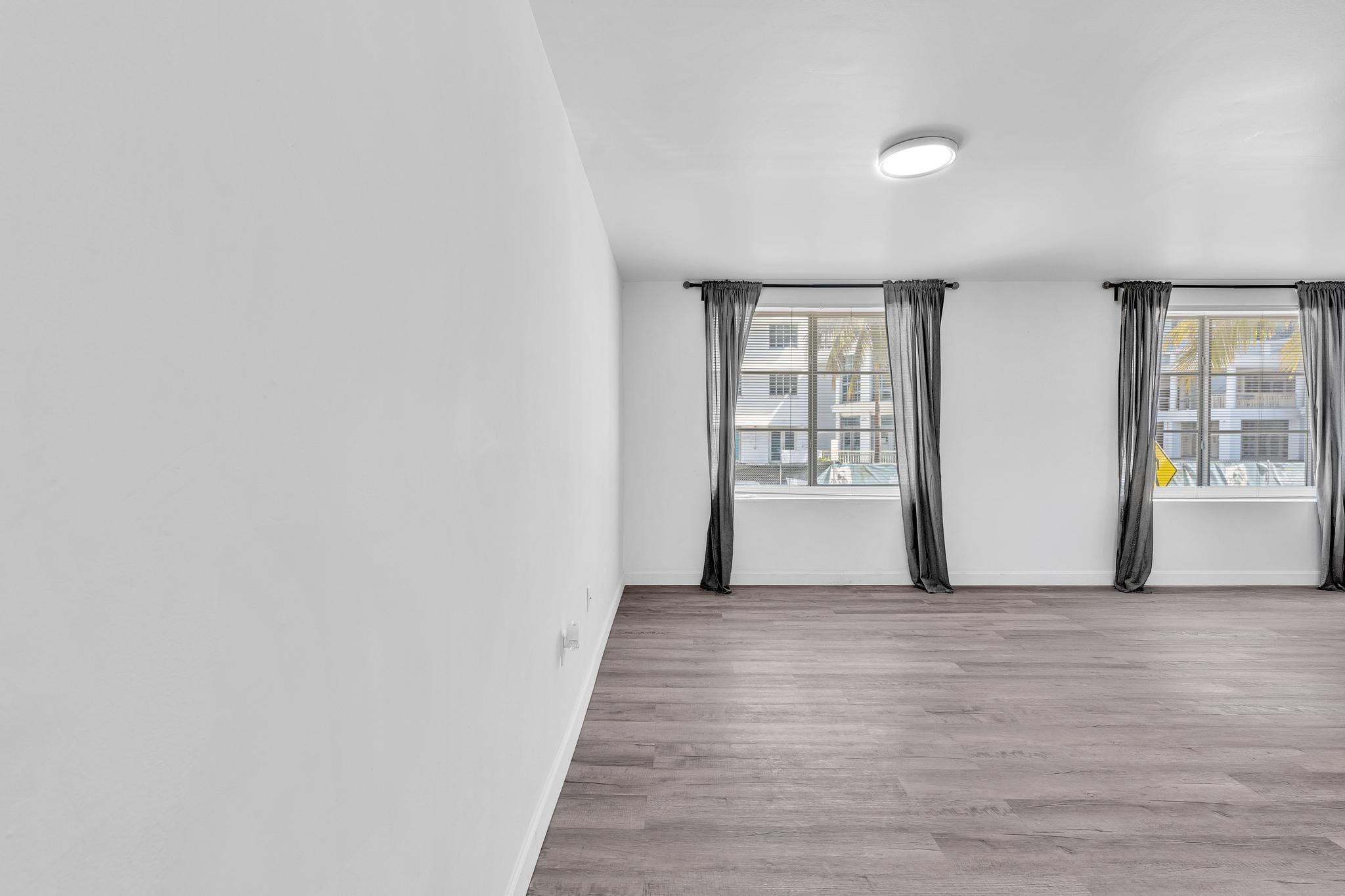 1460 Ocean Drive 205 — photo 3
