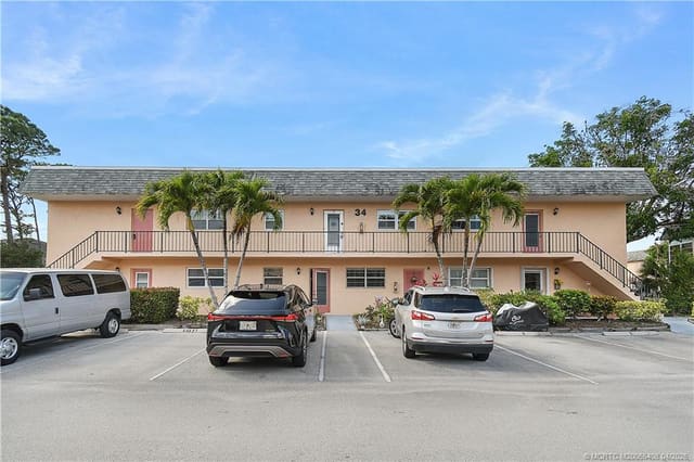2950 SE Ocean Boulevard 34-5, Kingswood, Stuart, FL