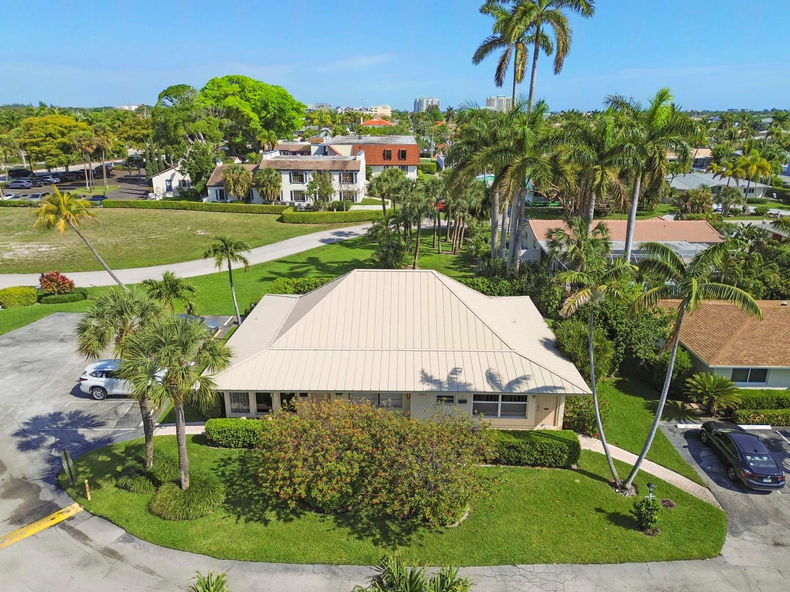 631 Snug Harbor Drive S1, Boynton Beach, FL 33435 photo 2