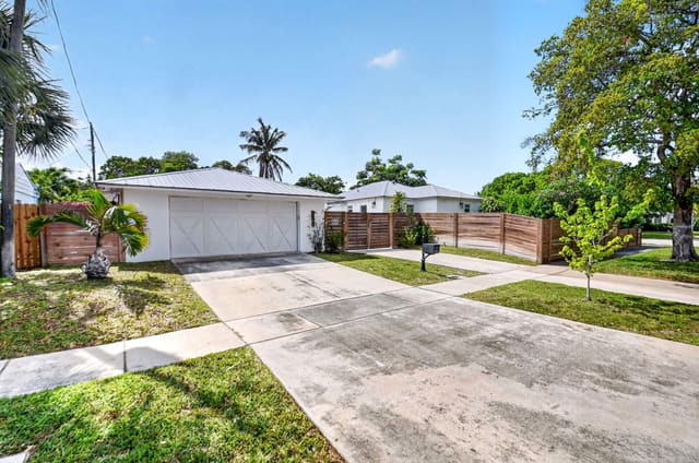 702 Forest Hill Boulevard, sold in Forest Ridge Park, West Palm Beach, FL