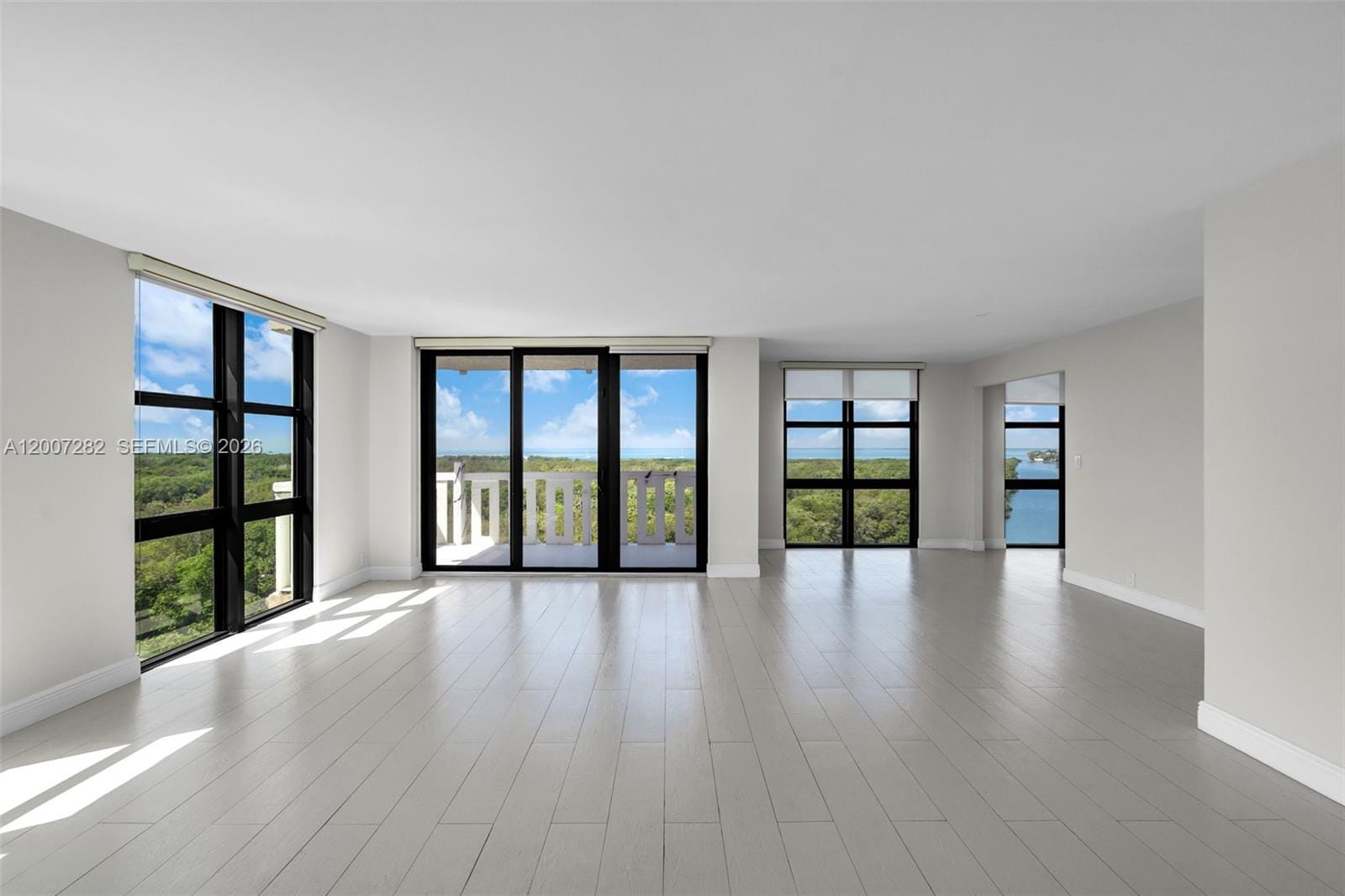 1121 Crandon Boulevard D701 — photo 4