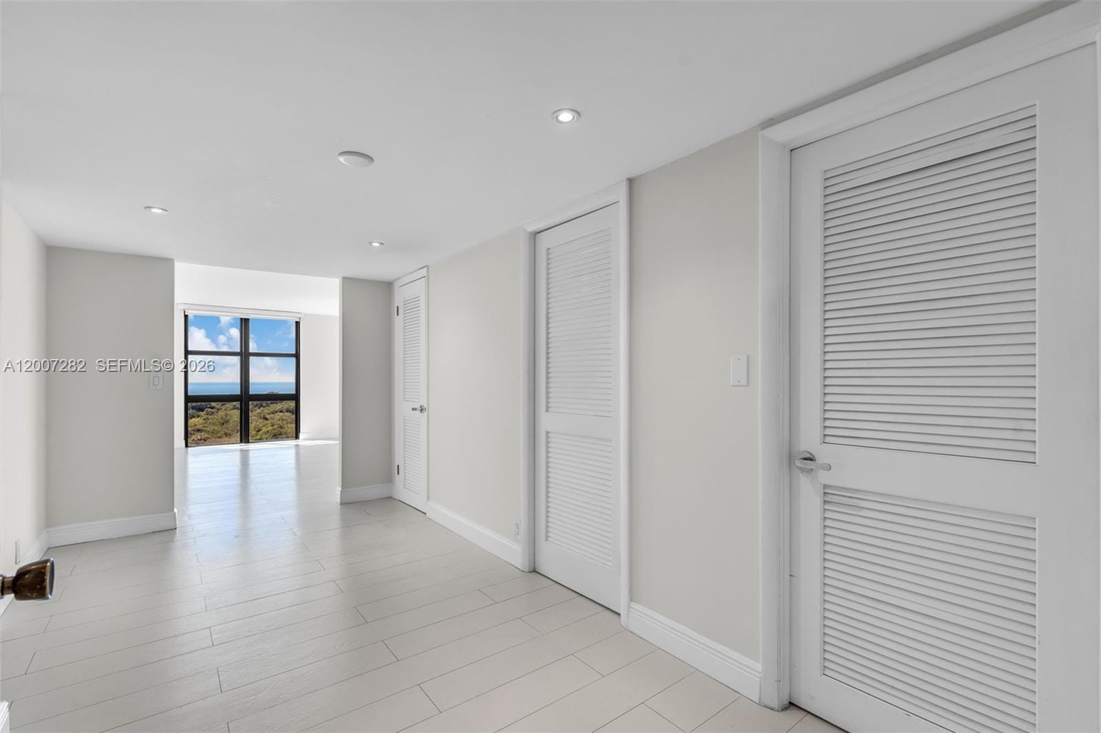 1121 Crandon Boulevard D701 — photo 10