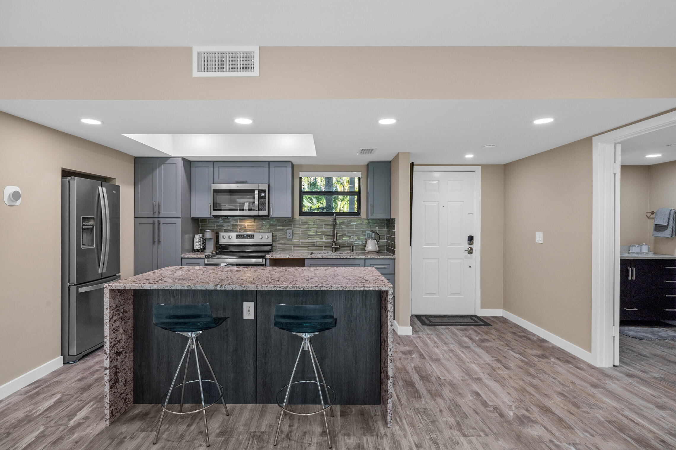 11863 Wimbledon Circle 438, Wellington, FL 33414, Wellington