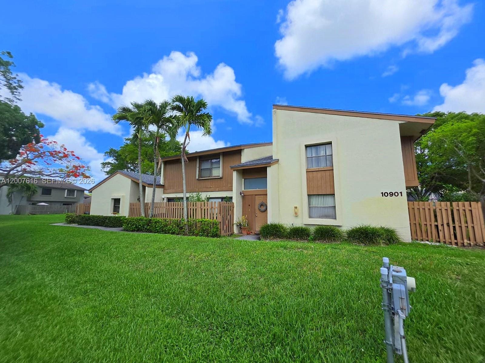 10901 SW 113th Place 66B — photo 2