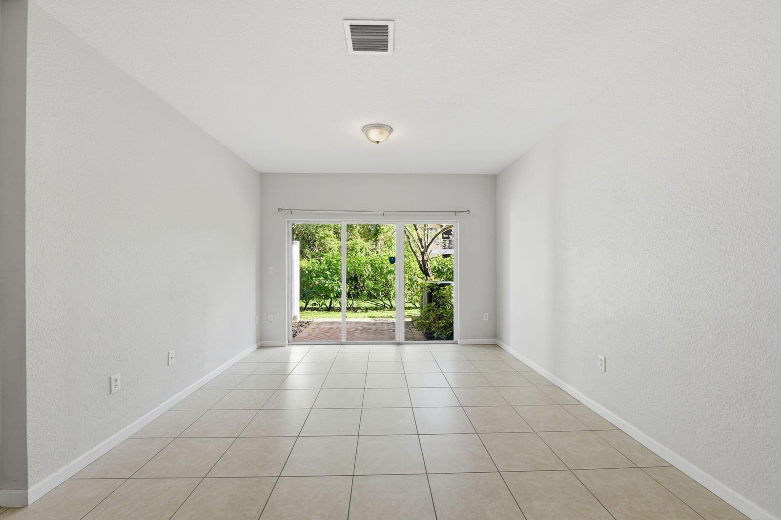 2423 NW 31st Court, Oakland Park, FL 33309 photo 11