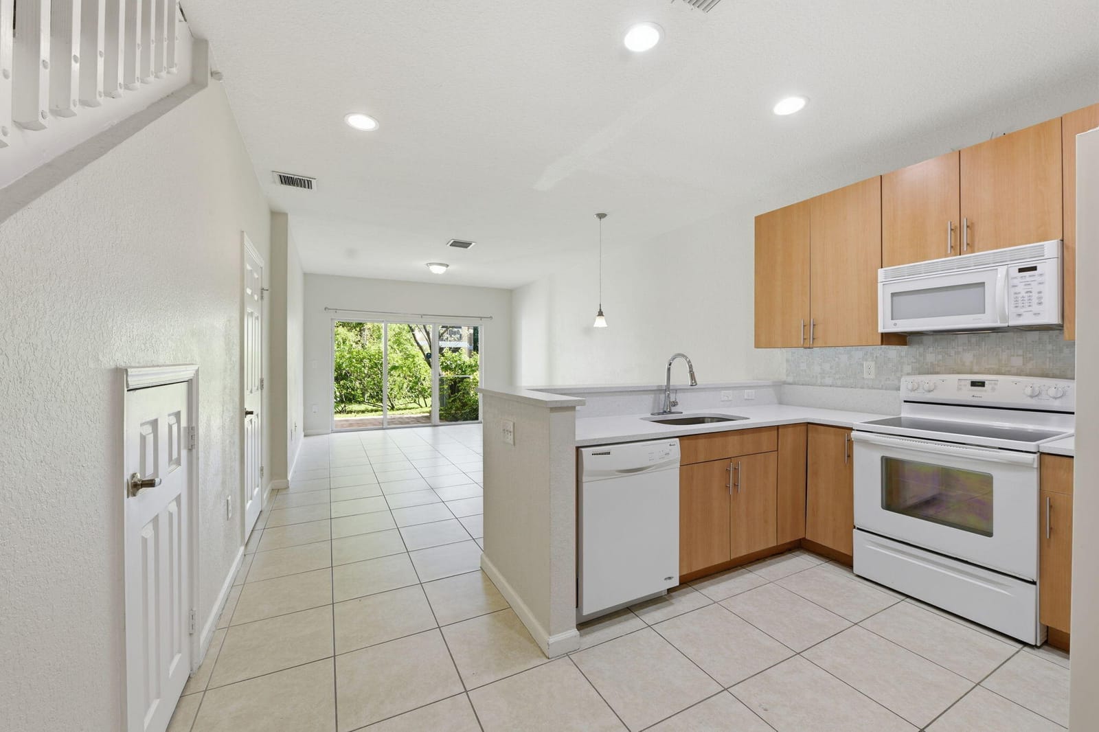 2423 NW 31st Court, Oakland Park, FL 33309 photo 14