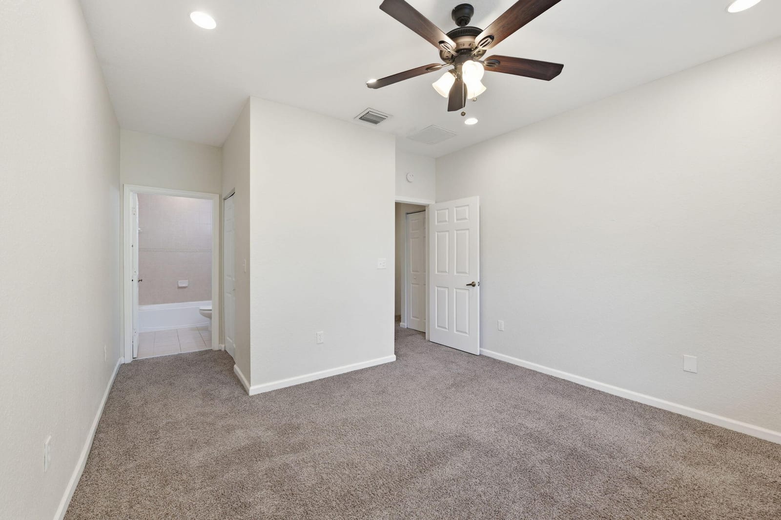 2423 NW 31st Court, Oakland Park, FL 33309 photo 28