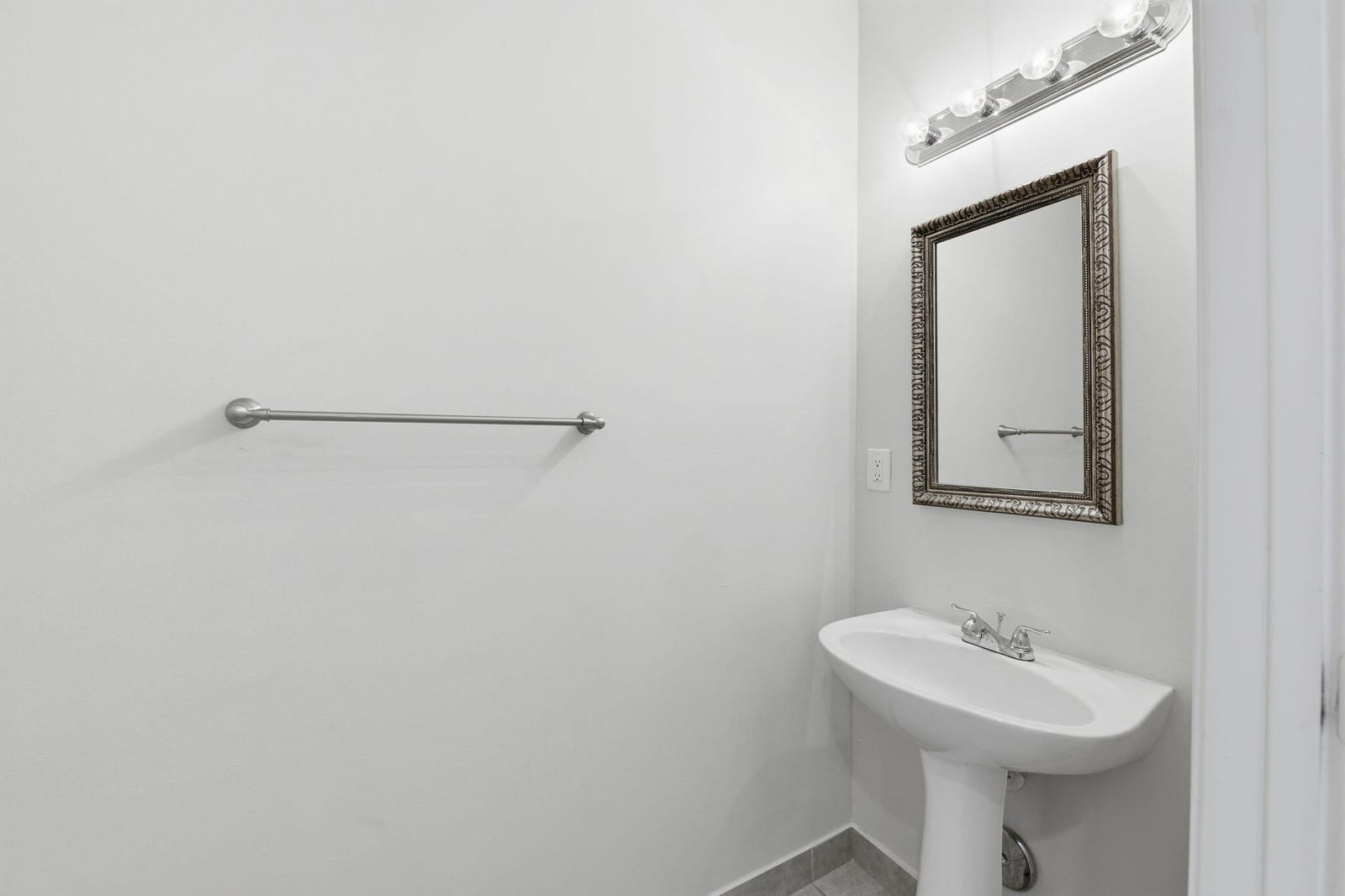 2423 NW 31st Court, Oakland Park, FL 33309 photo 30