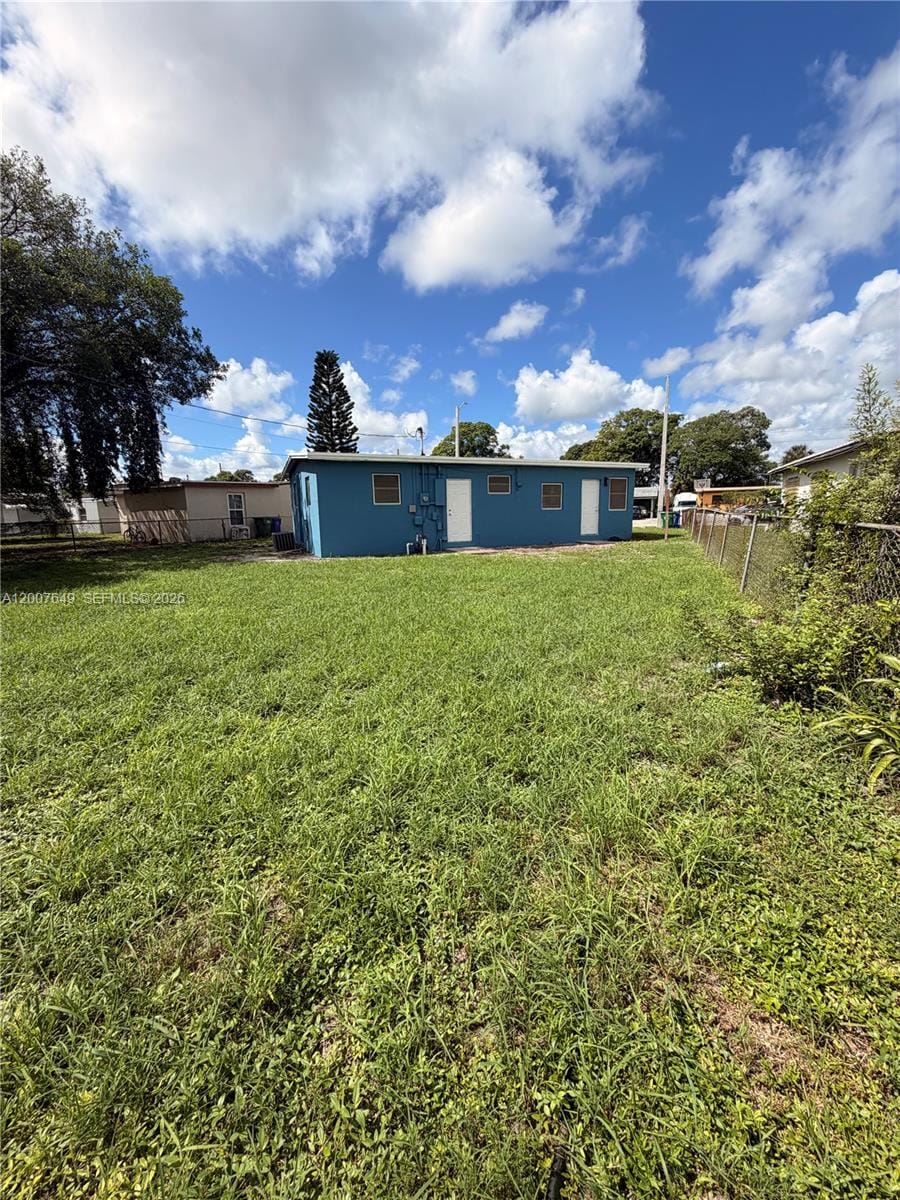 318 NW 30th Terrace, Fort Lauderdale, FL 33311 photo 2