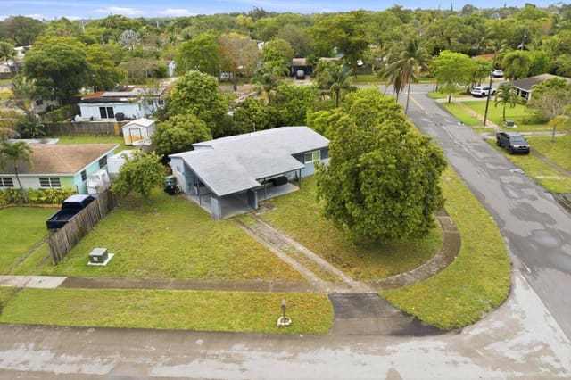 2421 SW 16th Street, sold in Flamingo Park Sec, Fort Lauderdale, FL