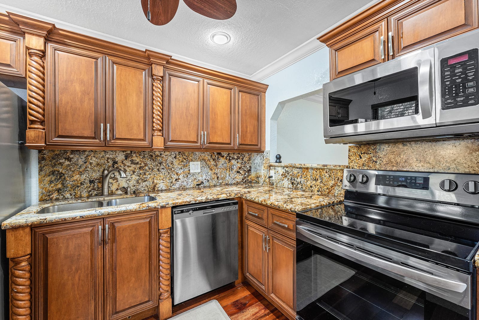 139 Sparrow 4b, Royal Palm Beach, FL 33411 photo 3