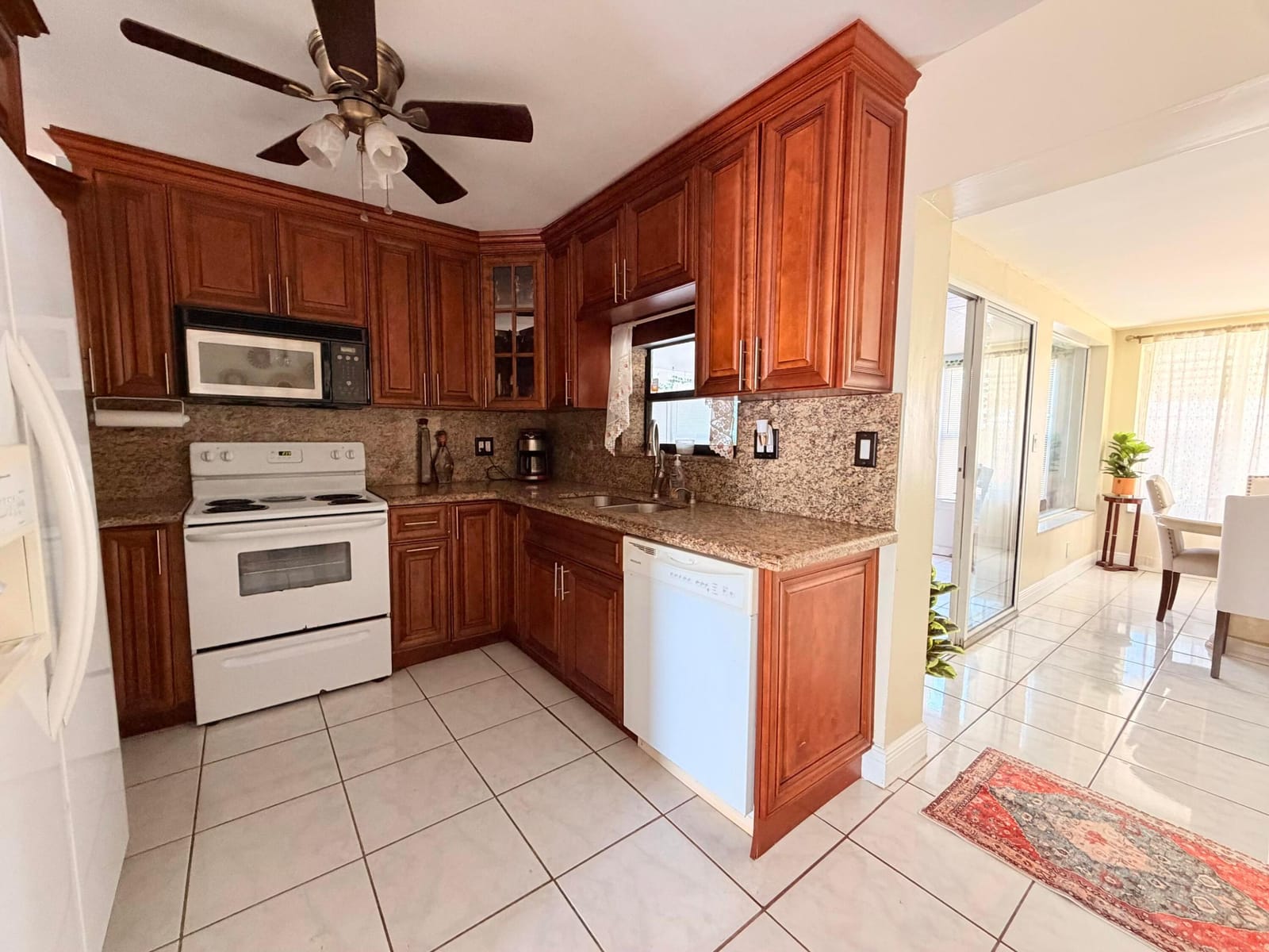 1014 SE 4th Court, Deerfield Beach, FL 33441 photo 5