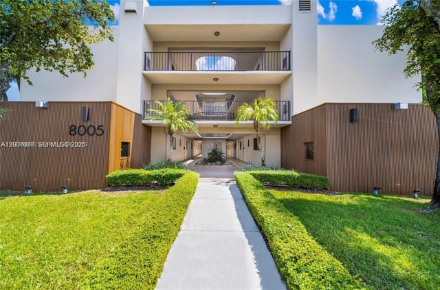 8005 SW 107th Avenue 317, Miami, FL 33173