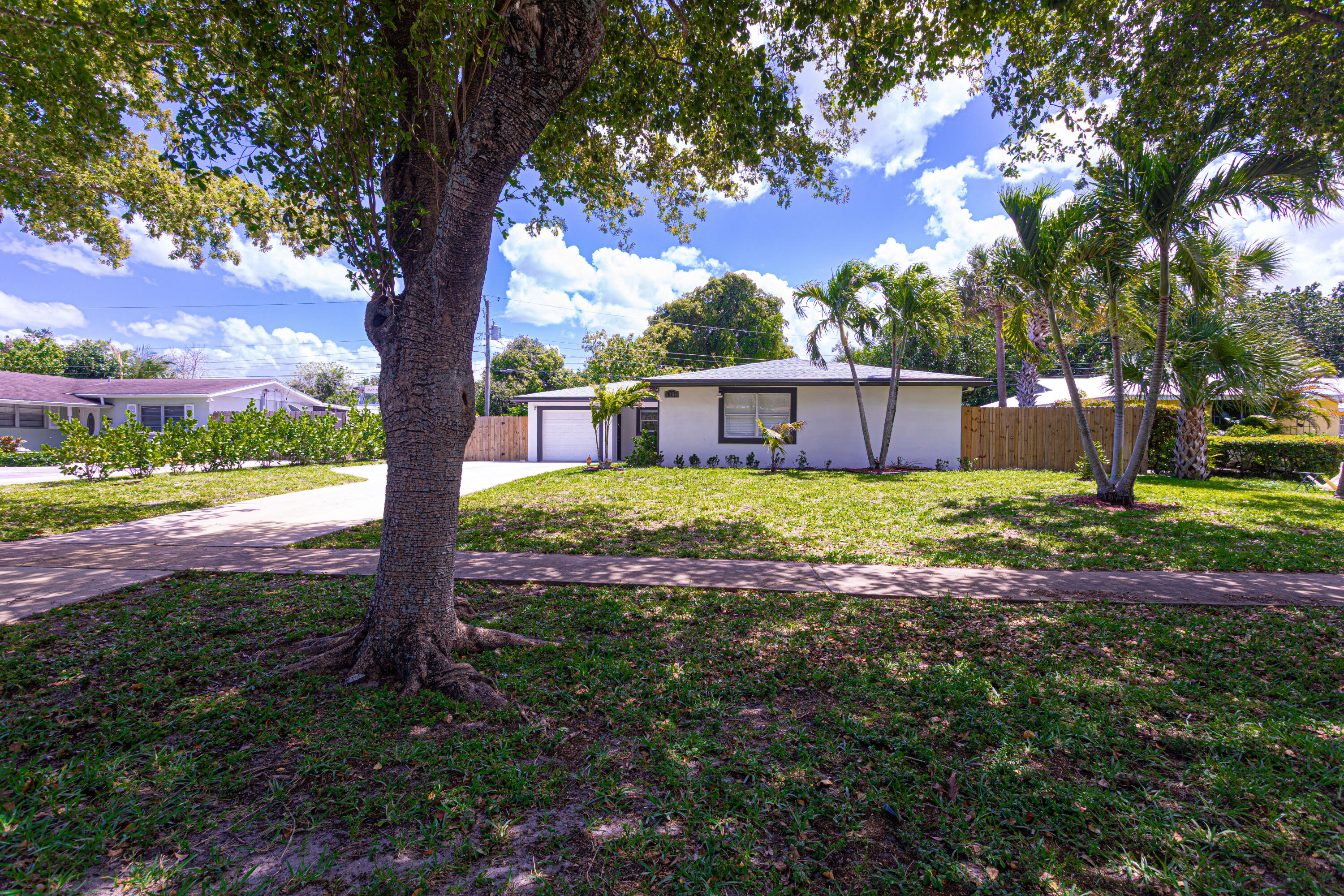 5756 Orchard Way, West Palm Beach, FL 33417, West Palm Beach