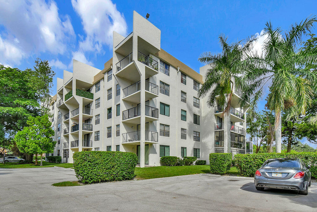 6190 Woodlands Boulevard 312, Tamarac, FL 33319, Tamarac