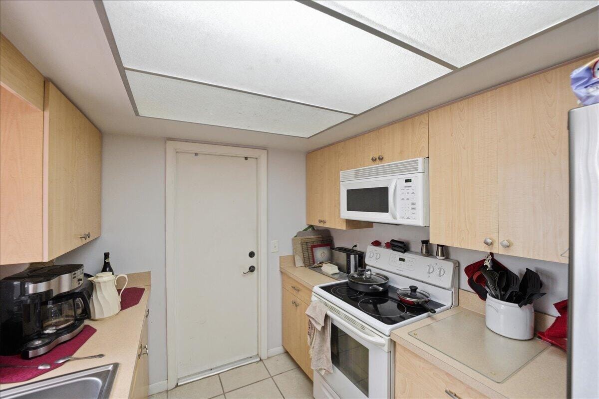 583 SE Greenway Terrace, Port St. Lucie, FL 34983 photo 16