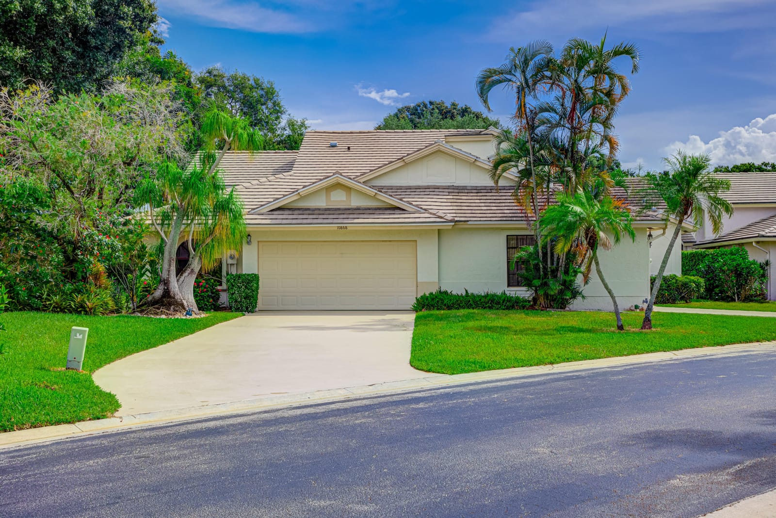 10868 Stafford Circle N, Boynton Beach, FL 33436 photo 2