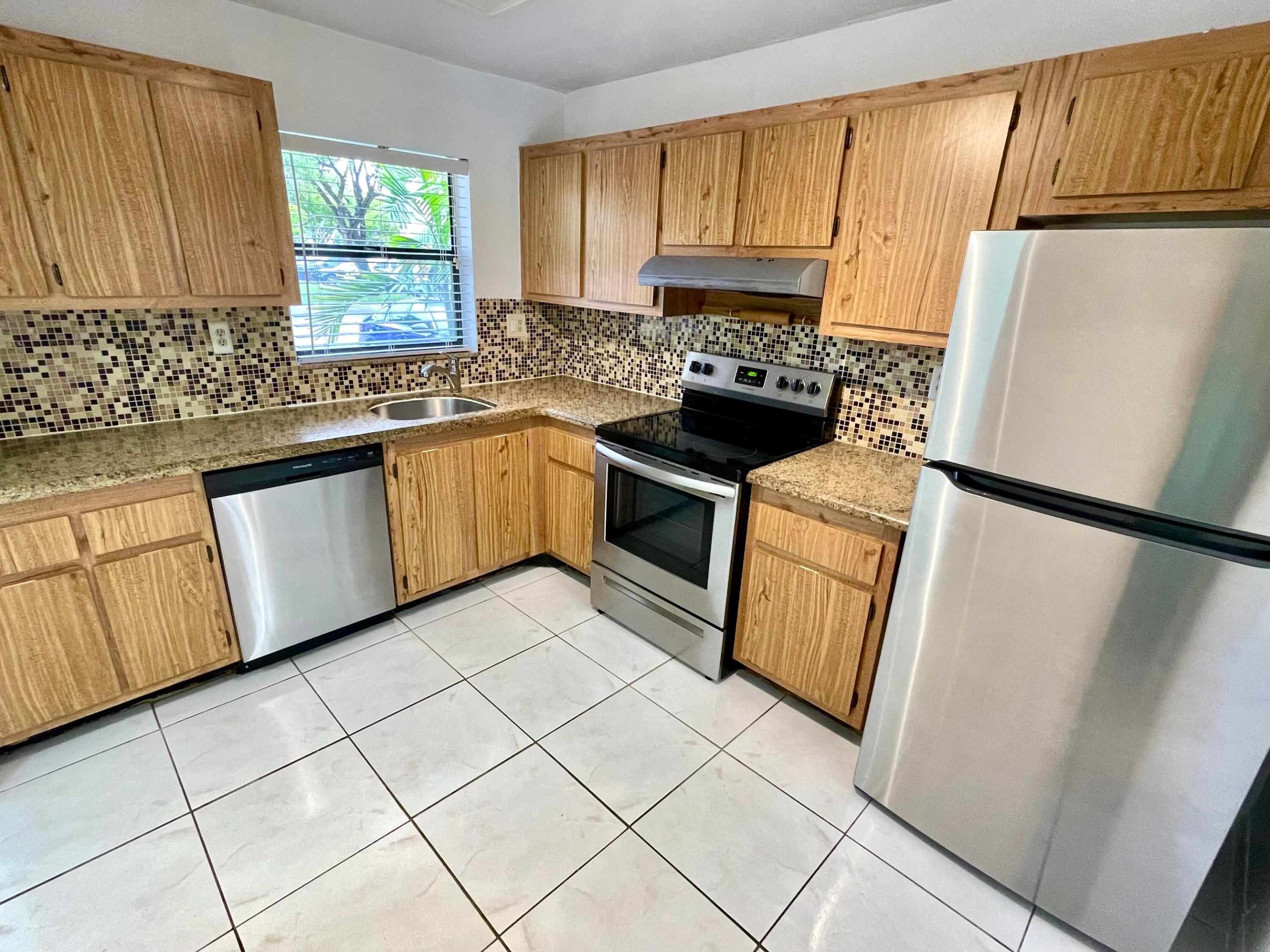 10442 Sunrise Lakes Boulevard 104, Sunrise, FL 33322, Sunrise