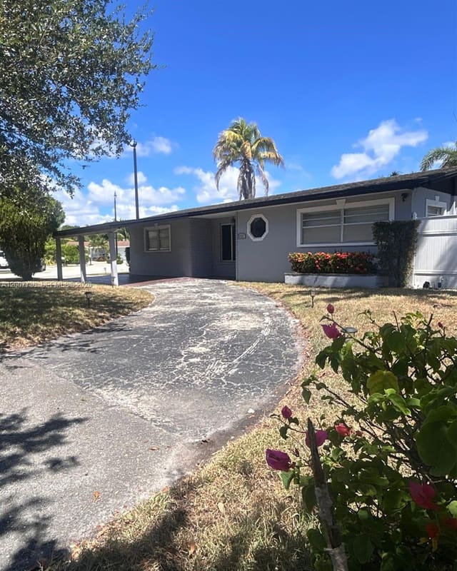 221 NE 24th Street, Pompano Beach, FL 33064