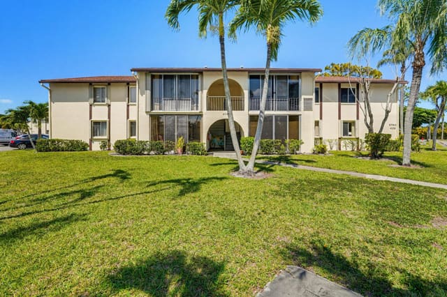 5760 Pine Wood Drive D-1, Pine Ridge Iv Condo, Greenacres, FL