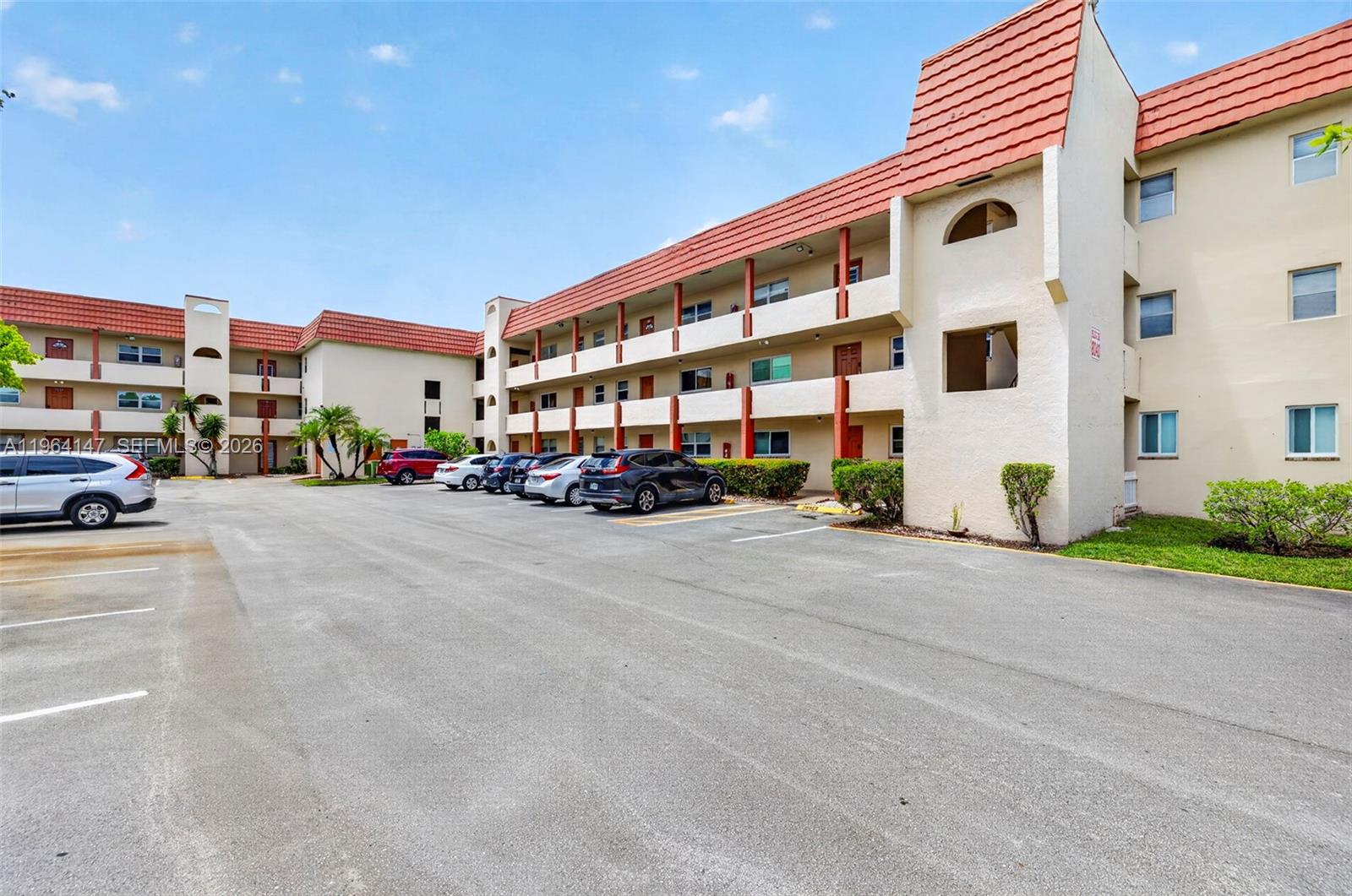 8040 N Sunrise Lakes Drive 108, Sunrise, FL 33322, Sunrise