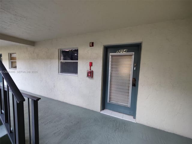 1810 N Lauderdale Avenue 2204, Courtyards Of Broward, North Lauderdale, FL