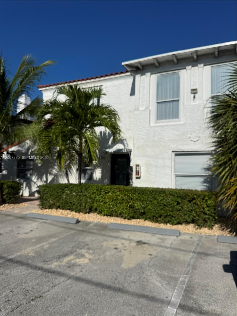 2816 Pine Tree Drive 3, Miami Beach, FL 33140, Miami Beach