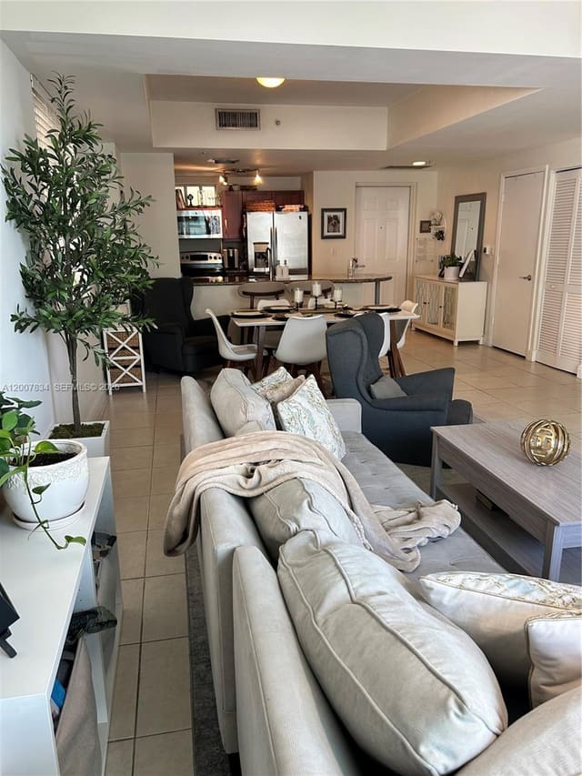 7275 SW 90th Street C612, Miami, FL 33156