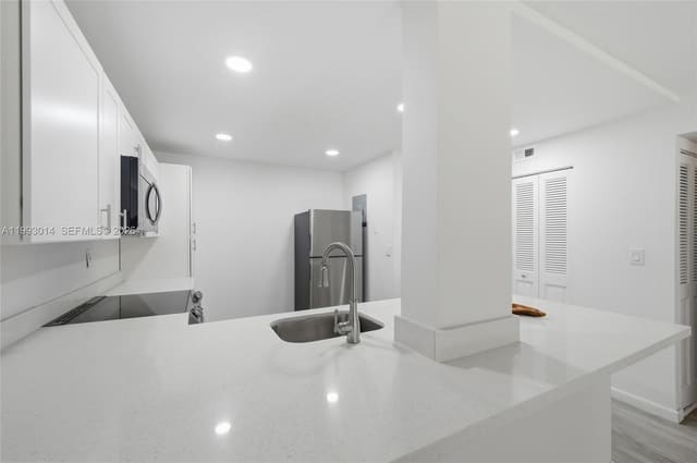 7950 W Mcnab Road 222, Tamarac, FL 33321