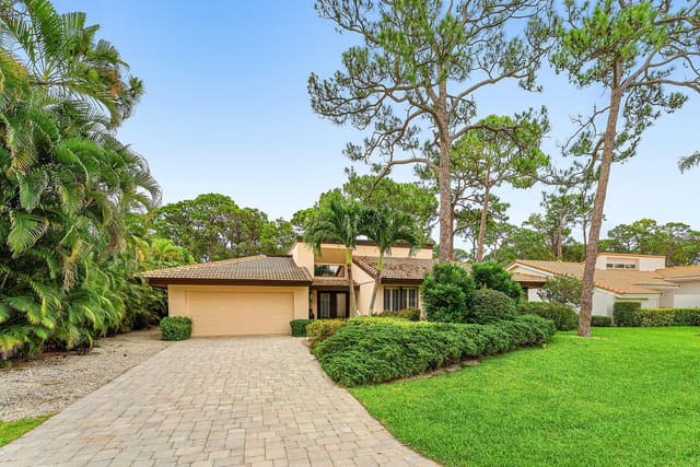 643 W Lakewoode Circle, sold in Lakewoode Sec I, Delray Beach, FL