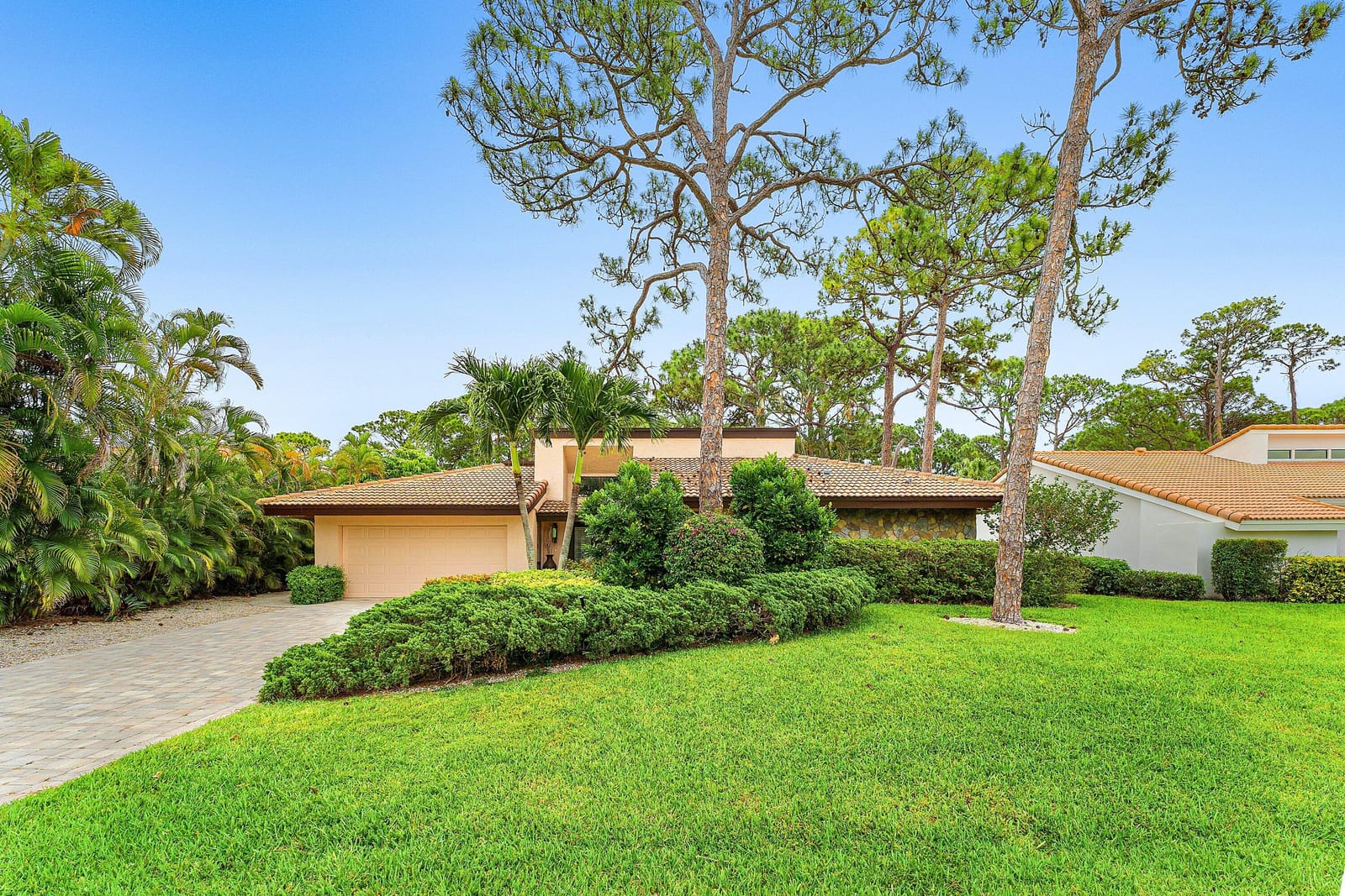 643 W Lakewoode Circle, Delray Beach, FL 33445 photo 2