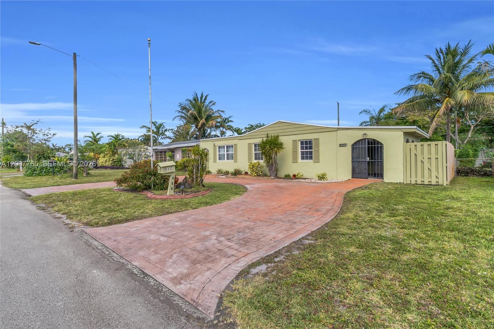 921 N 31st Court, Hollywood, FL 33021 photo 18