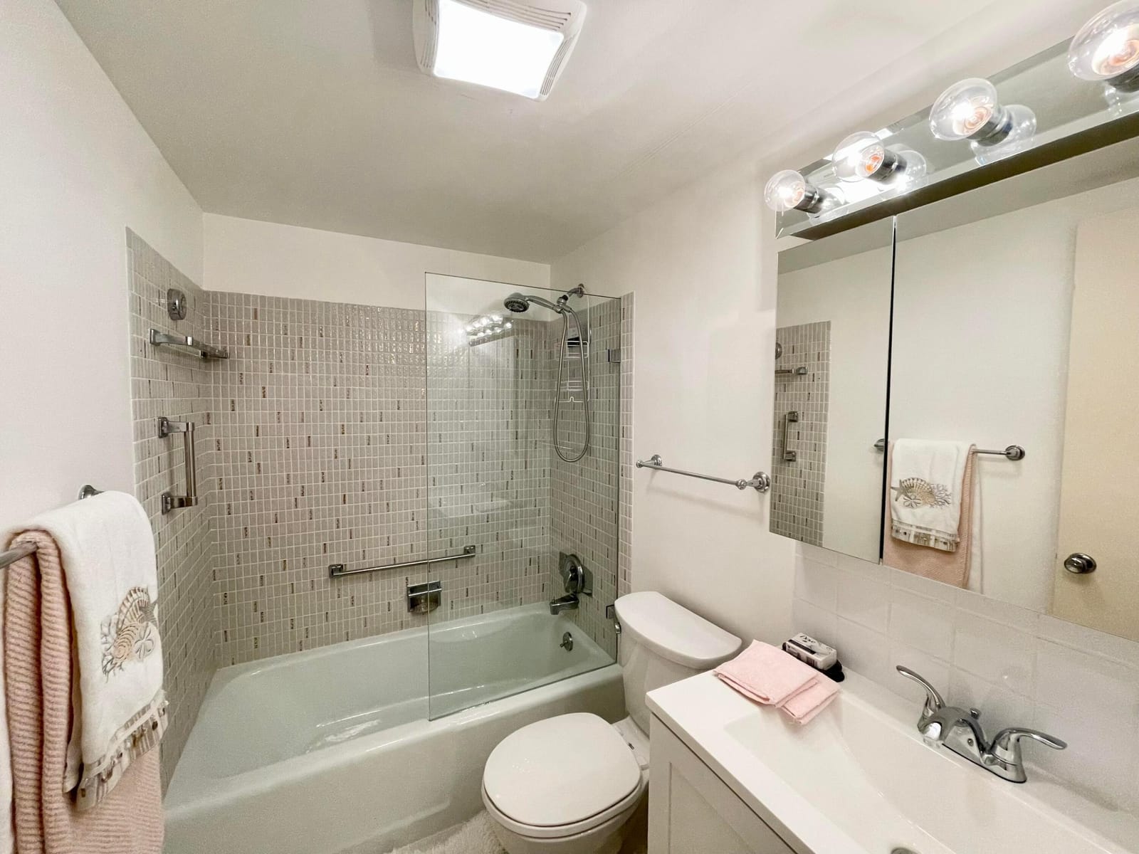 2880 Lake Osborne Drive 205 — photo 10