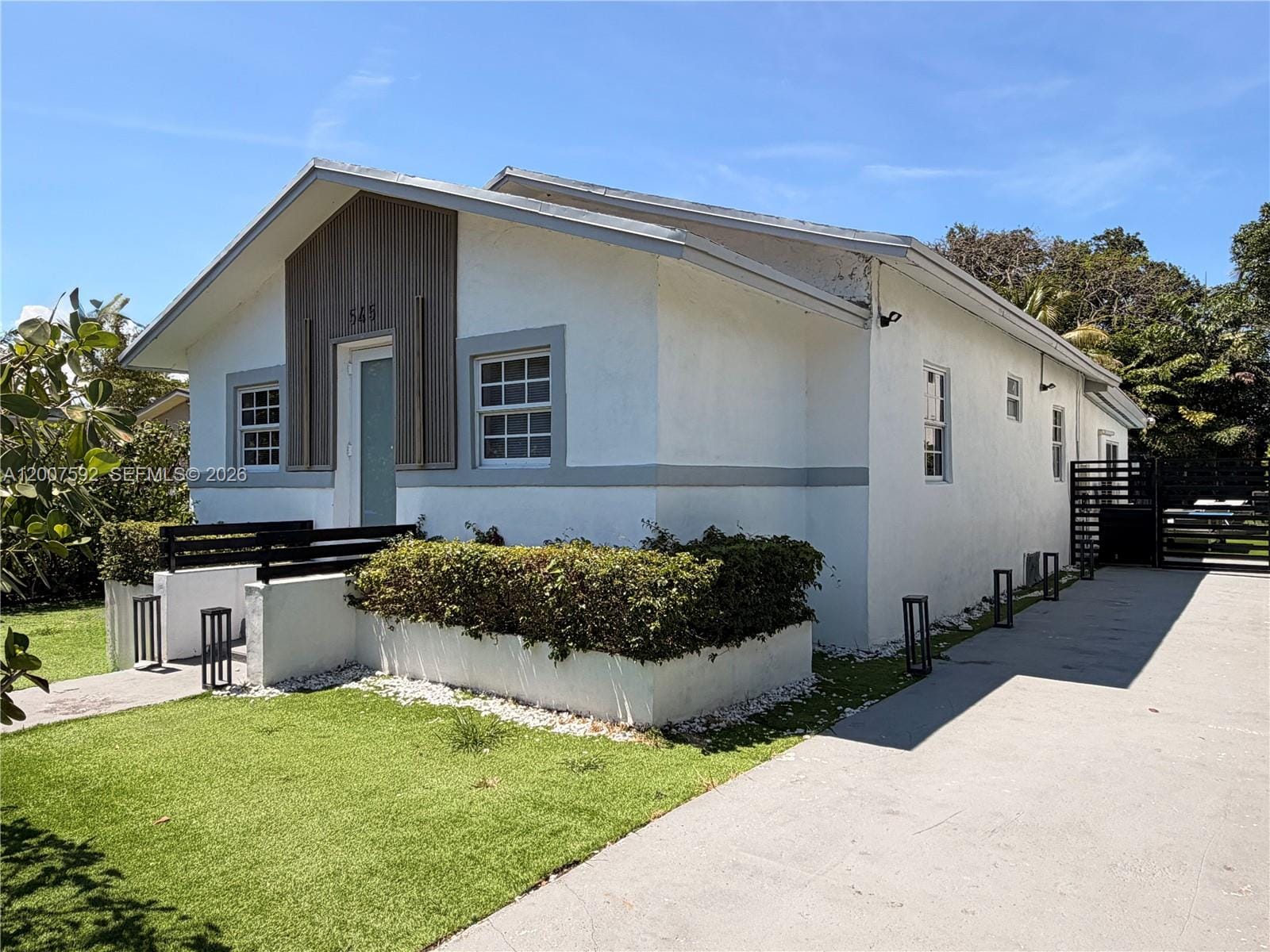 545 NW 52nd Street — photo 3