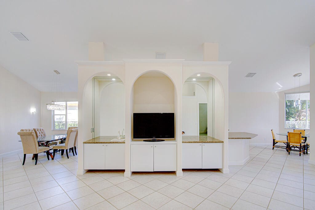 6646 Oakmont Way, West Palm Beach, FL 33412 photo 18
