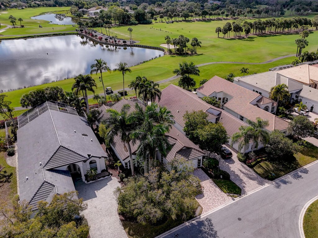 6646 Oakmont Way — photo 3