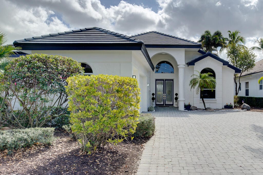 6646 Oakmont Way — photo 4