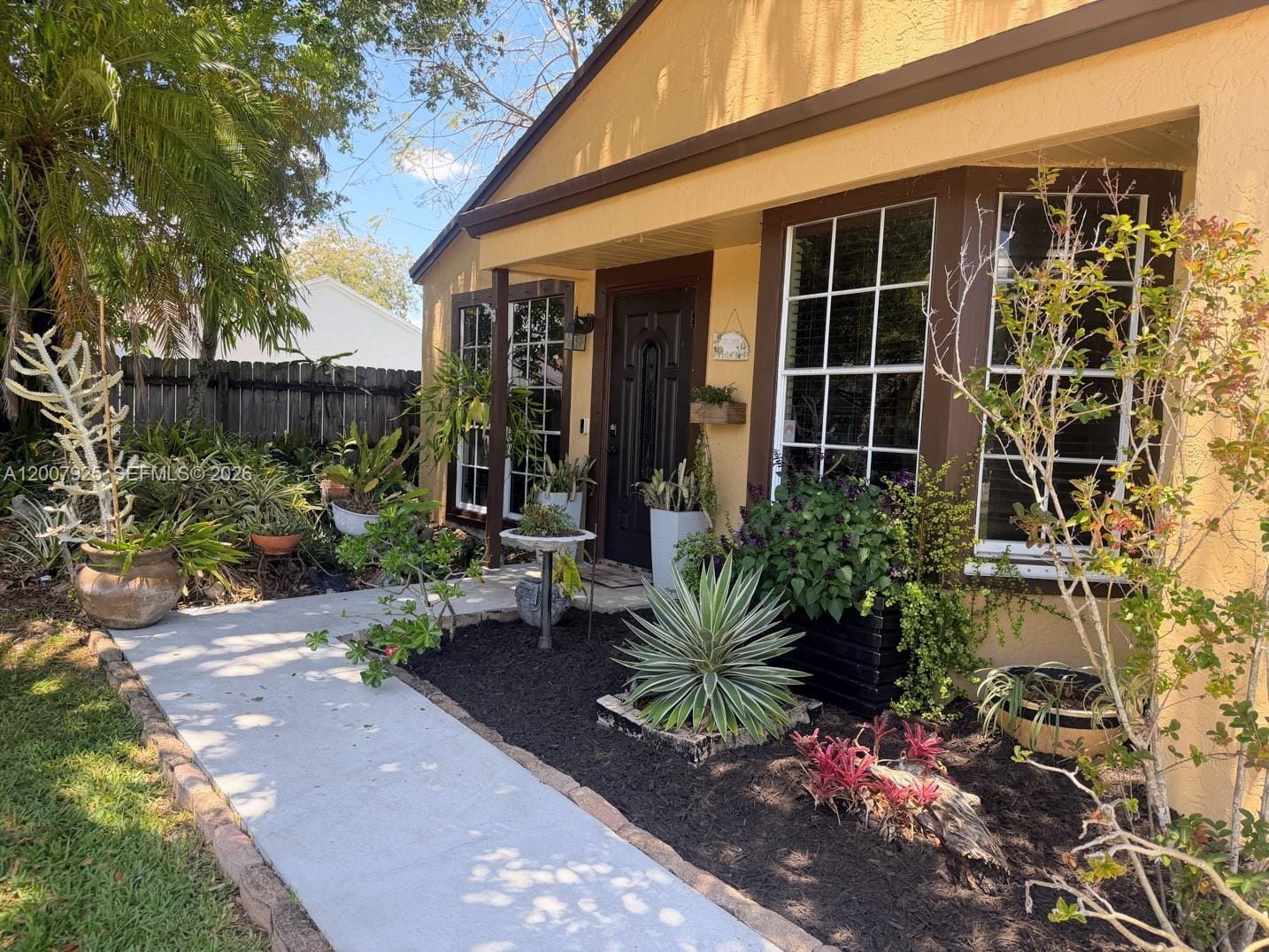 13541 SW 10th Place, Davie, FL 33325 photo 2