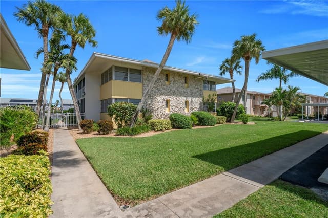4613 SE 5th Street 210, Cape Coral, FL 33904