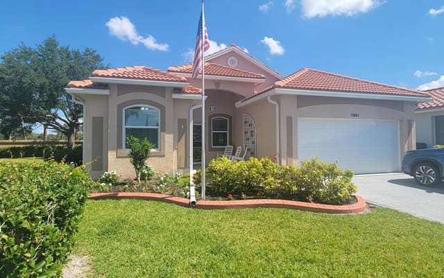 878 NW Sarria Court, sold in Kings Isle Phase Vii-B Replat, Port St Lucie, FL