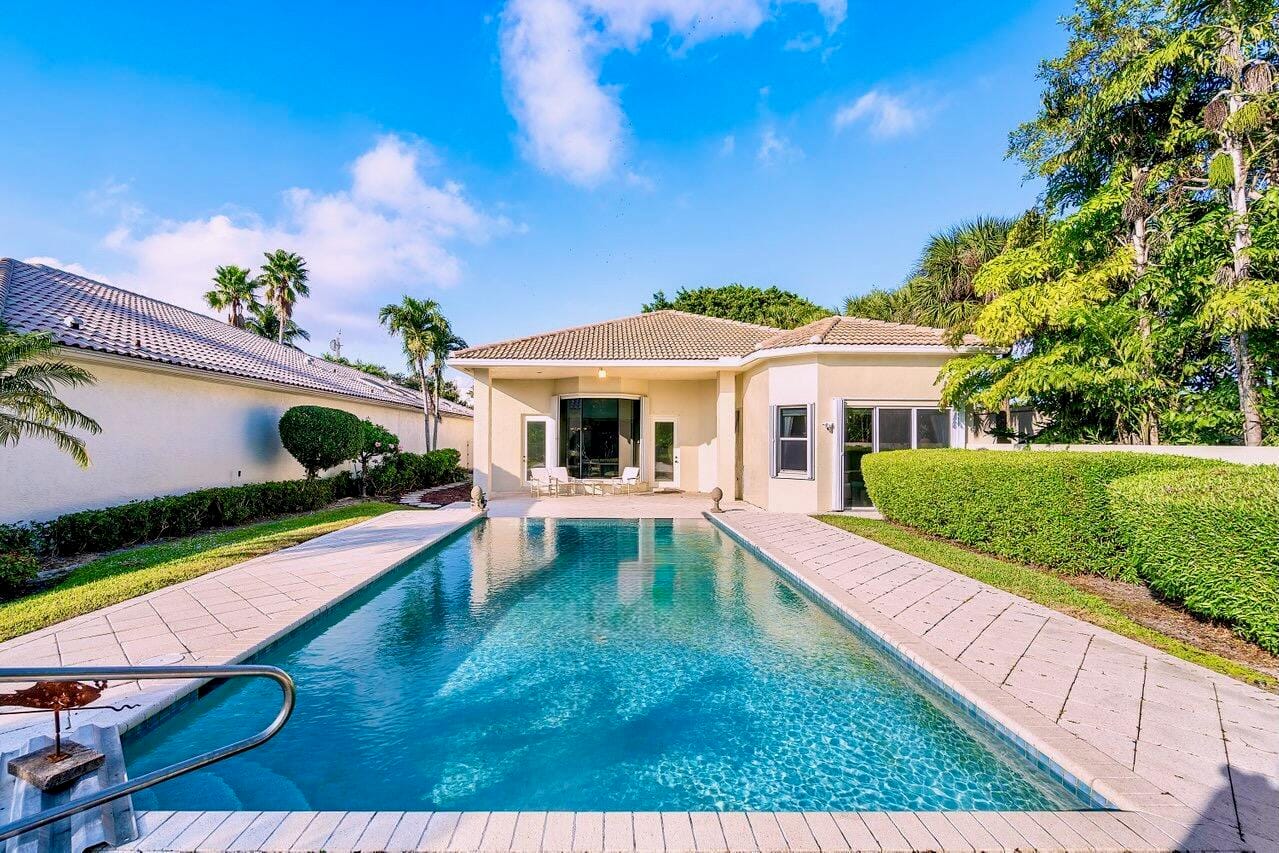 Pending home at 56 Island Drive, Boynton Beach, FL 33436