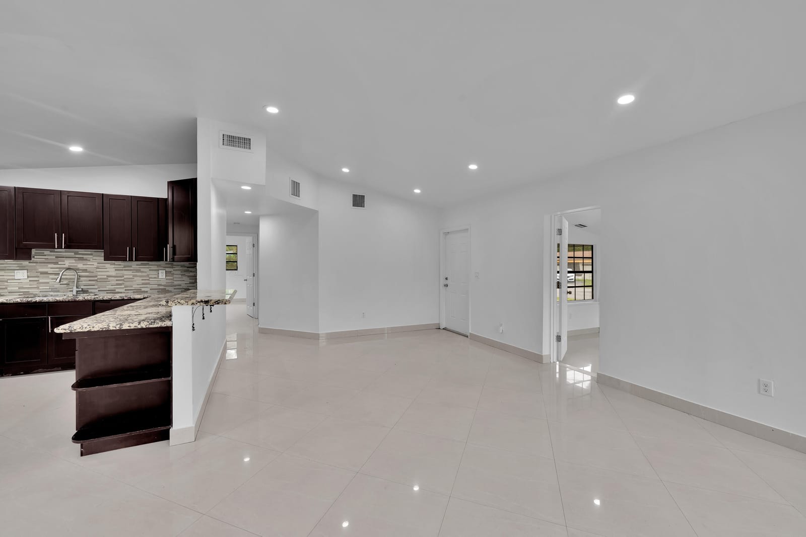17551 NE 5th Avenue — photo 12