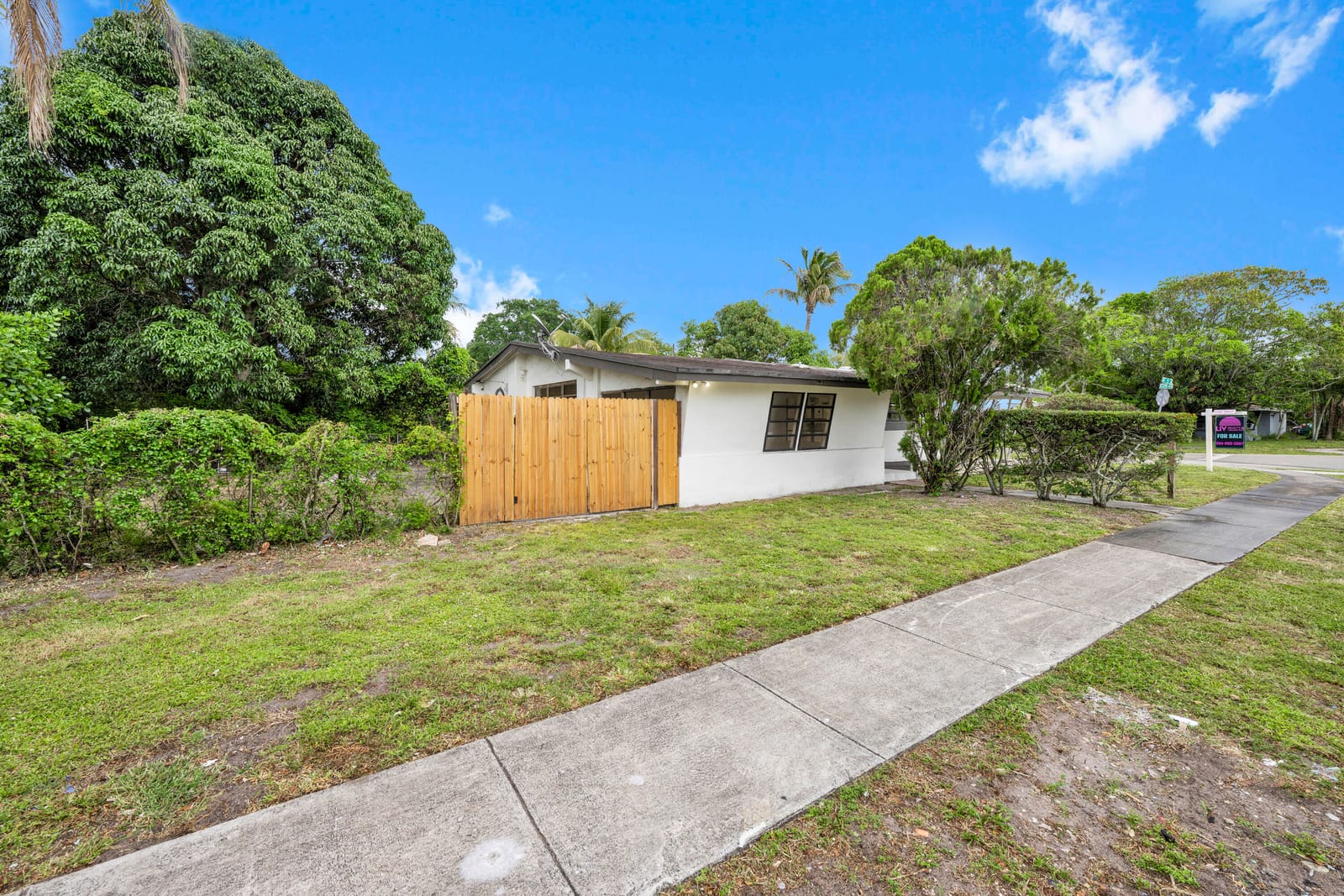 17551 NE 5th Avenue — photo 4